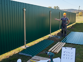 Забор из профнастила своими руками: пошаговая инструкция с чек-листом материалов
